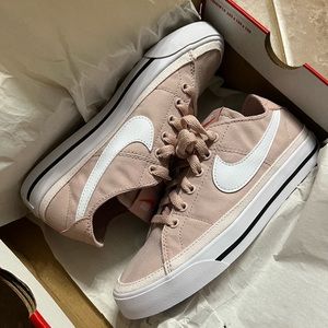 BRAND NEW IN BOX NIKE 💓PINK 💓COURT LEGACY CANVAS SNEAKERS
